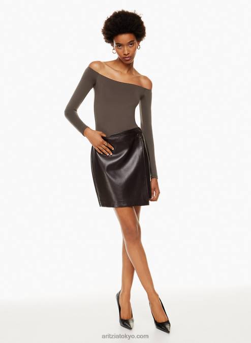 オフショルダーボディスーツ P2L80856 Aritzia Contour Off-Shoulder Longsleeve Bodysuit