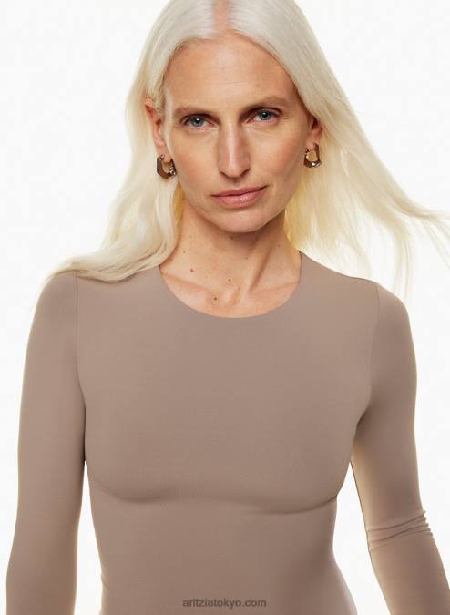 クルーネック ロングスリーブ P2L80400 Aritzia Contour Crew Longsleeve