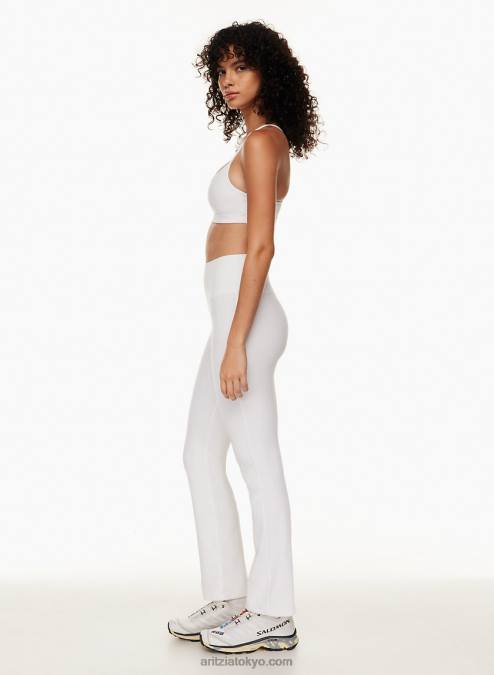 ライトサポート スポーツブラ 取り外し可能なカップ付き P2L80630 Aritzia Tna Swift Sports Bra